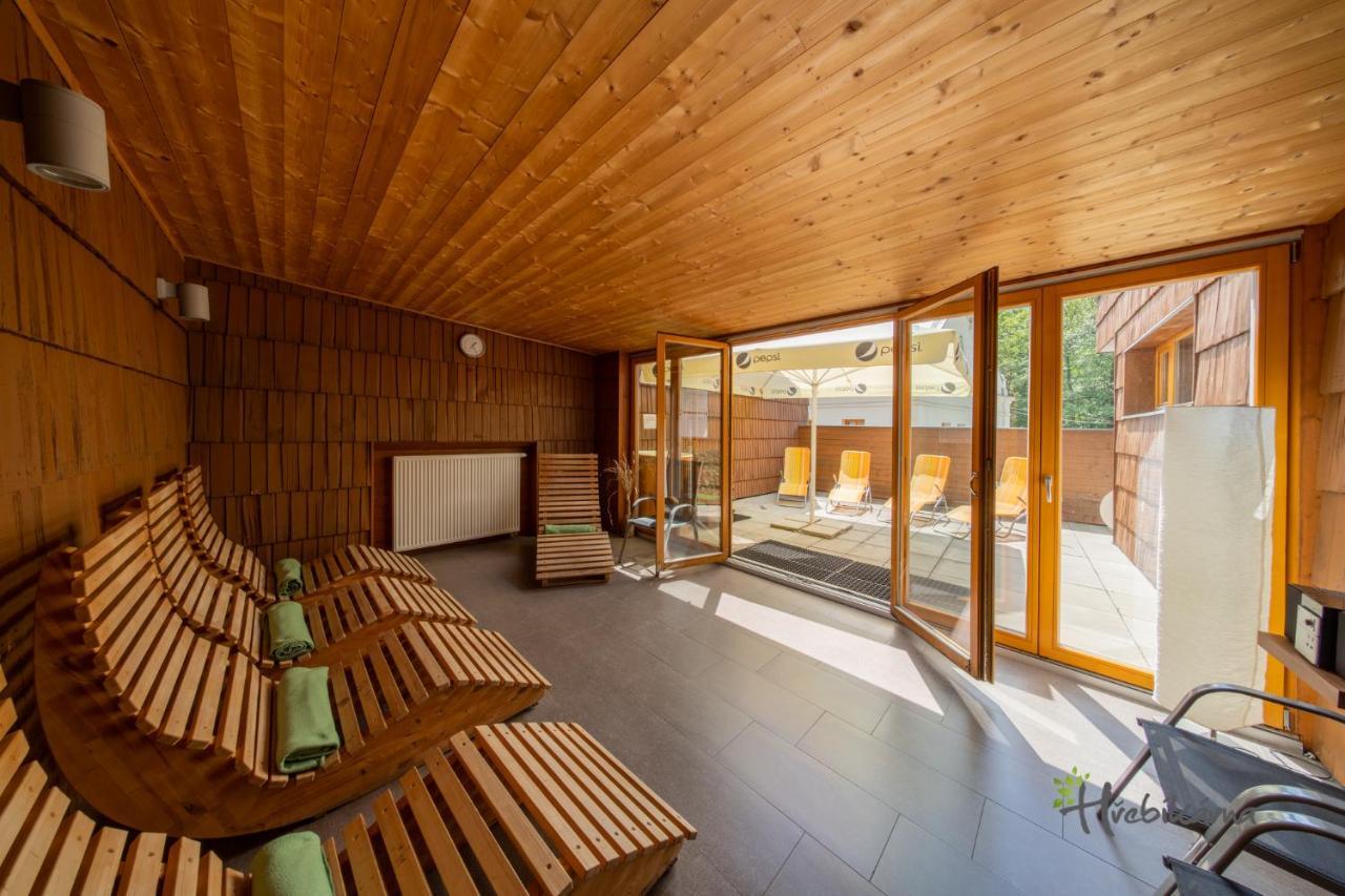 Restaurace A Pension Hrebikarna โคมูตอฟ ภายนอก รูปภาพ